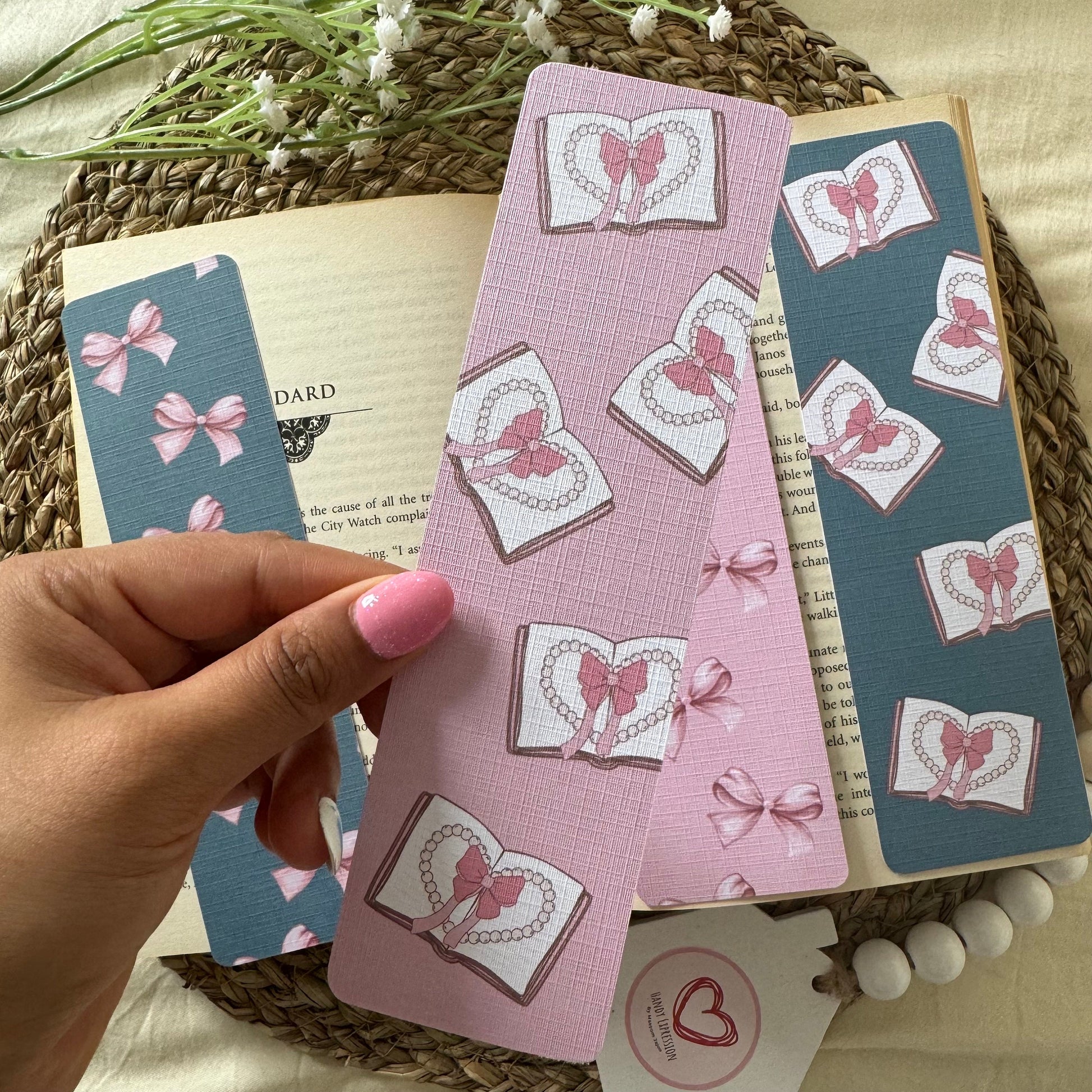 Bow Bookmark for Book Lovers , set of 4 Linen Bookmark, Aesthetic Girly Bookish Bow bookmark, Pink bows bookmark