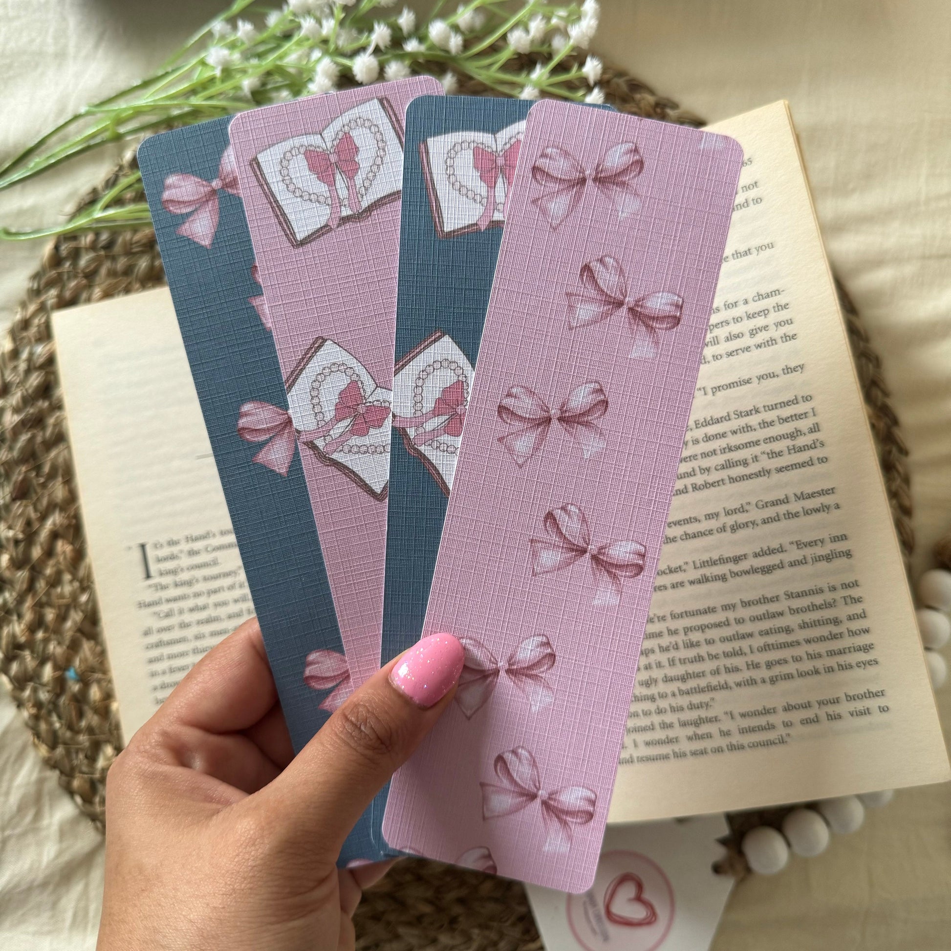 Bow Bookmark for Book Lovers , set of 4 Linen Bookmark, Aesthetic Girly Bookish Bow bookmark, Pink bows bookmark