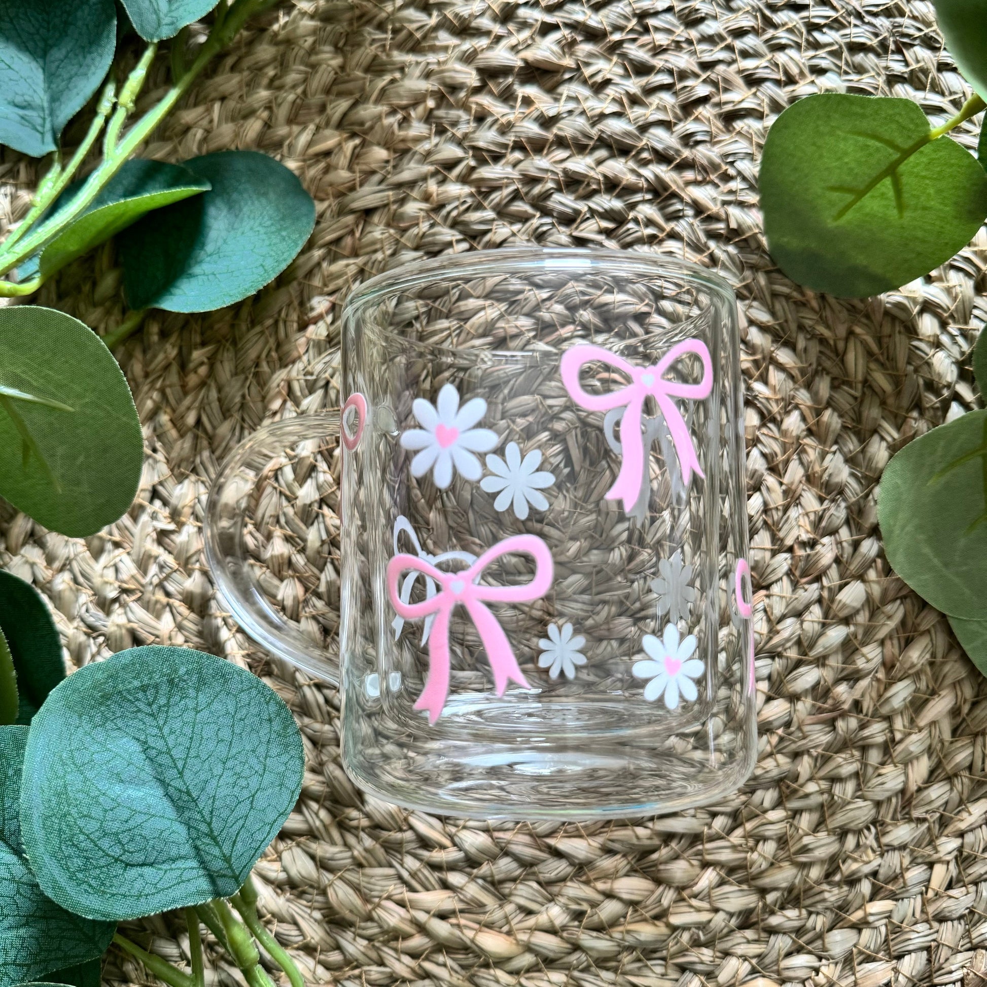 Couquette bow and daisy iced coffee can, Couquette Bow double walled cup, pink bow girly iced coffee can, bridesmaid party cups, bow cans