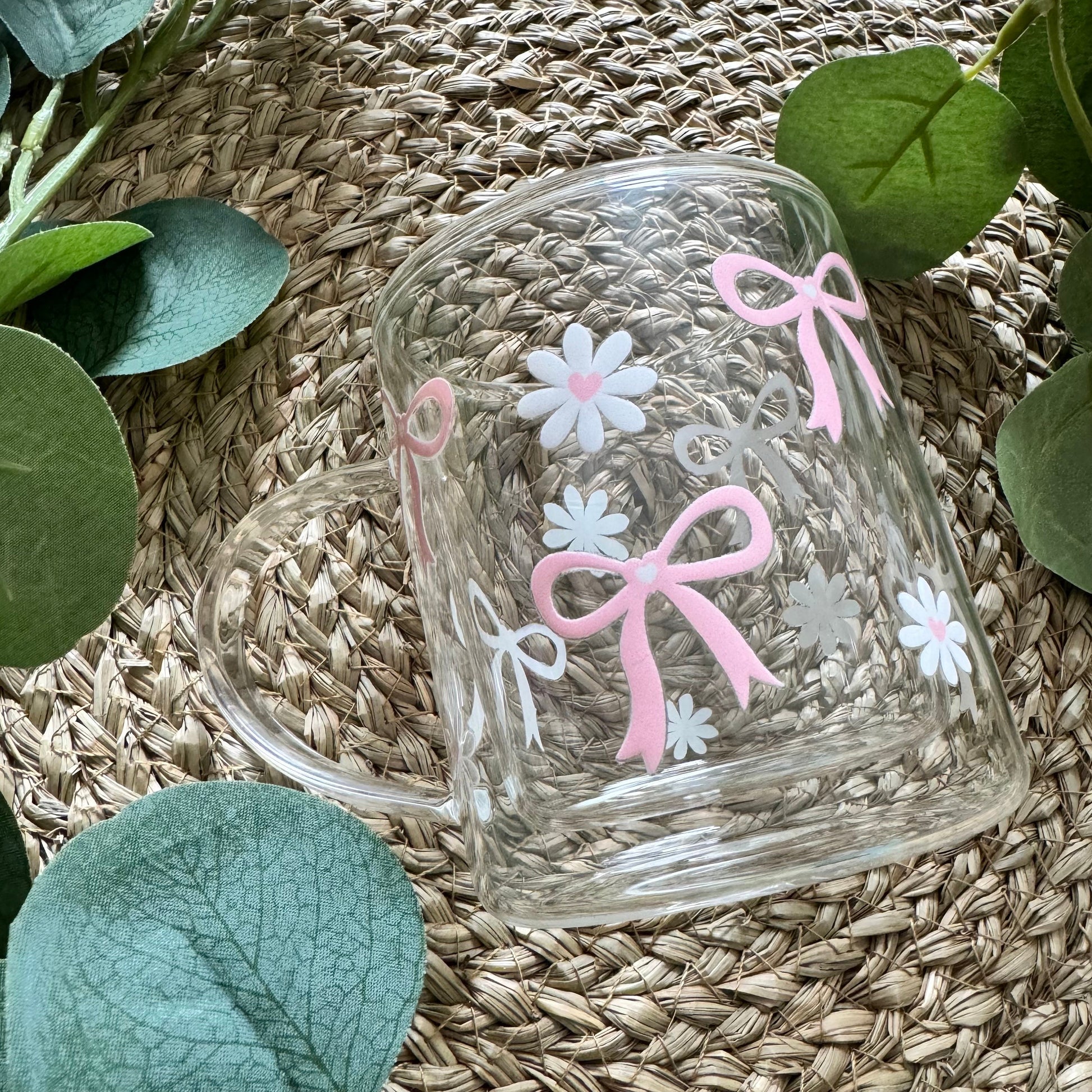 Couquette bow and daisy iced coffee can, Couquette Bow double walled cup, pink bow girly iced coffee can, bridesmaid party cups, bow cans