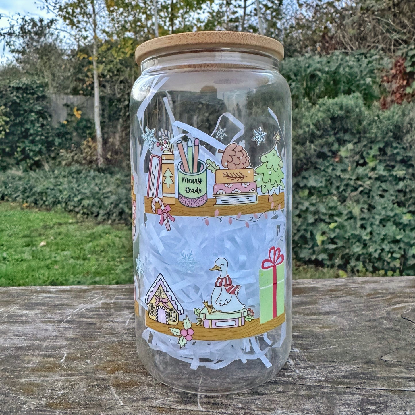 Christmas Bookshelf Book Nook Iced coffee Glass Can With Bamboo Lid and Straw