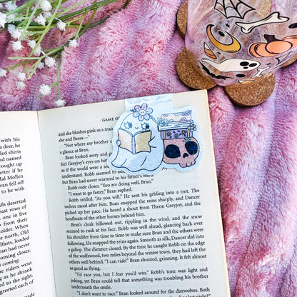 Spooky Cute Boo Girly Reading Book Cozy Vibes Magnetic bookmark for book lovers