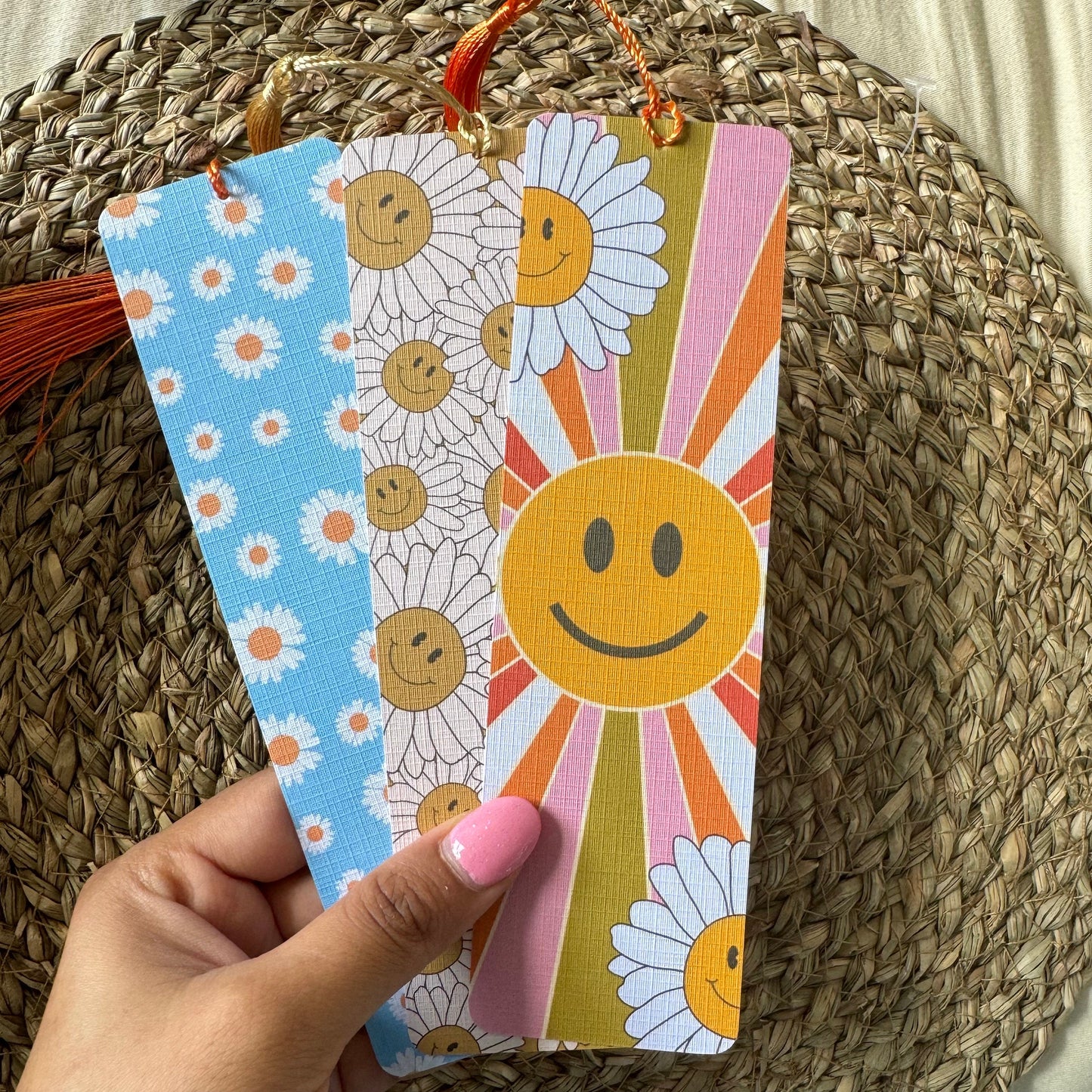 Aesthetic Girly Bookish Sunflower bookmark, Sunflower bookmark for Book Lovers , Linen Bookmark,Sunshine Bookmark, Reader's gifts