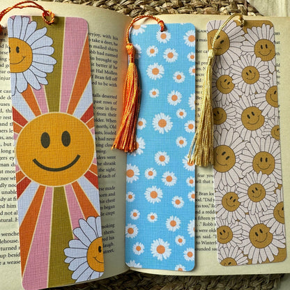 Aesthetic Girly Bookish Sunflower bookmark, Sunflower bookmark for Book Lovers , Linen Bookmark,Sunshine Bookmark, Reader's gifts