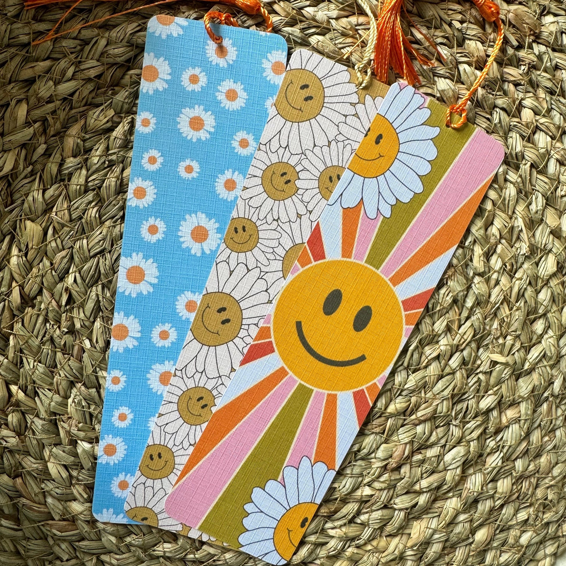 Aesthetic Girly Bookish Sunflower bookmark, Sunflower bookmark for Book Lovers , Linen Bookmark,Sunshine Bookmark, Reader's gifts