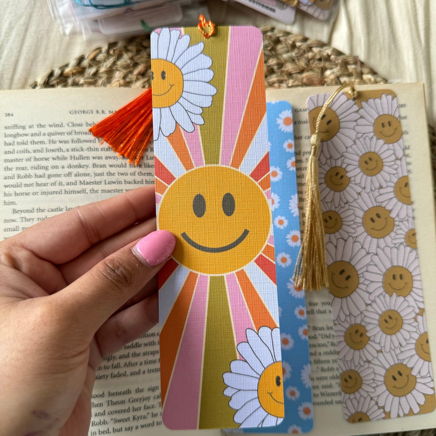 Aesthetic Girly Bookish Sunflower bookmark, Sunflower bookmark for Book Lovers , Linen Bookmark,Sunshine Bookmark, Reader's gifts