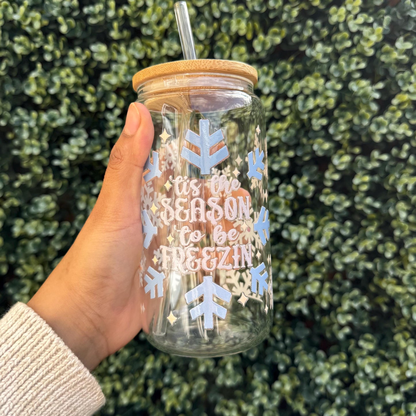 Christmas Snow Flakes Iced Coffee Glass Mug with Bamboo Lid & Glass Straw