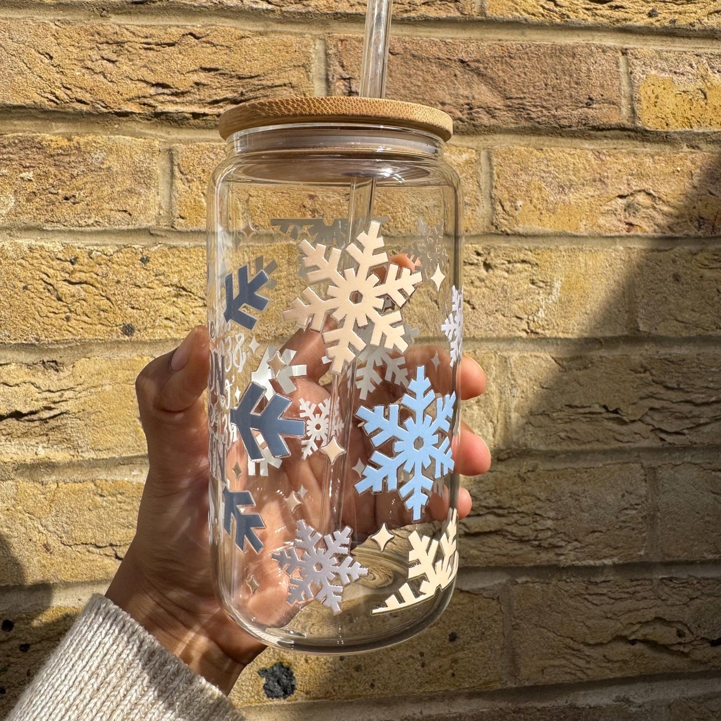 Christmas Snow Flakes Iced Coffee Glass Mug with Bamboo Lid & Glass Straw